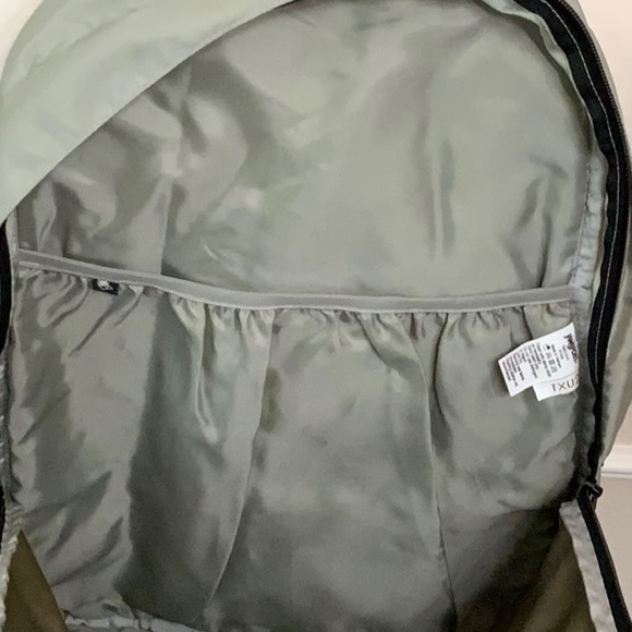 Jansport POWDERHORN backpack-Lt French Grey/Cilantro Grn - Picture 5 of 16